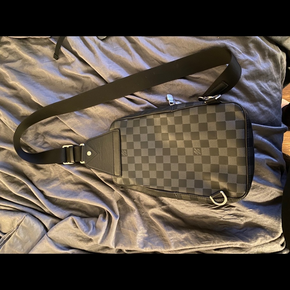 Louis Vuitton graphite sling bag - Picture 5 of 6
